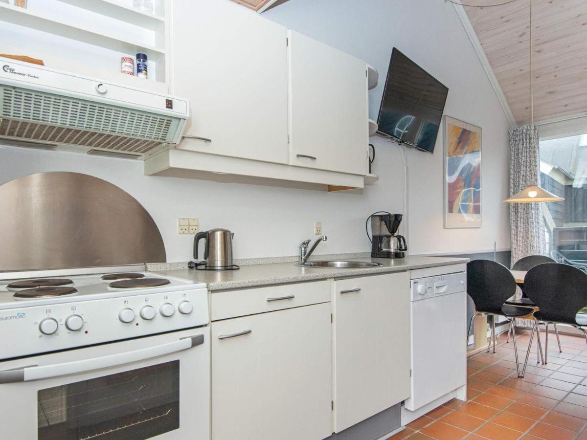 6 Person Holiday Home In Fan Фанё Экстерьер фото